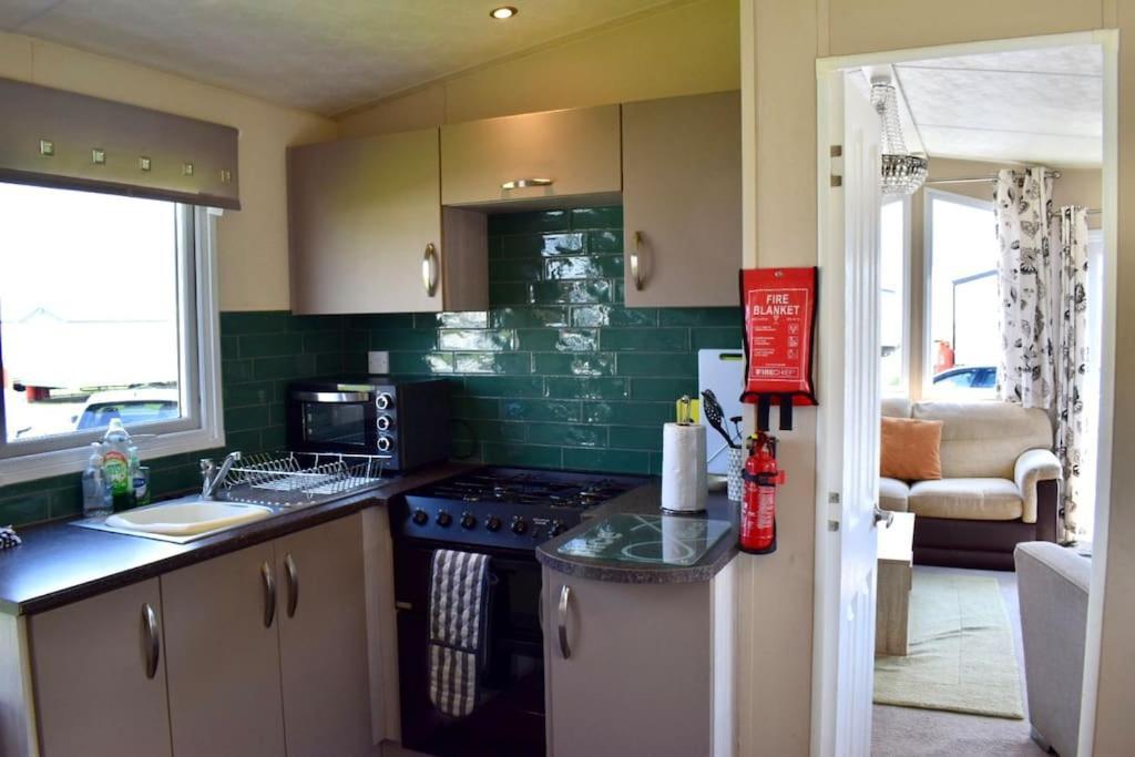 Cosy & Modern Private Seaview Caravan North Seaton Екстериор снимка