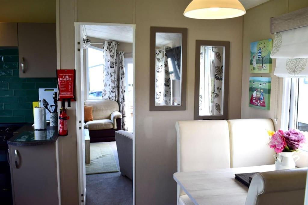 Cosy & Modern Private Seaview Caravan North Seaton Екстериор снимка